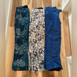 3 pairs of Obermeyer snow pants. Fun designs. Great Used Condition❄️❄️☃️